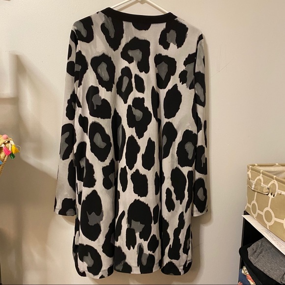 Susan Graver Cheetah Leopard Print Liquid Knit Blouse 1X - Picture 6 of 6